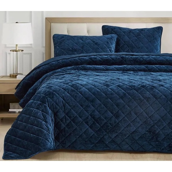 Other - Luxurious Navy Blue oversized king Quilted 3 piece Bedding Set